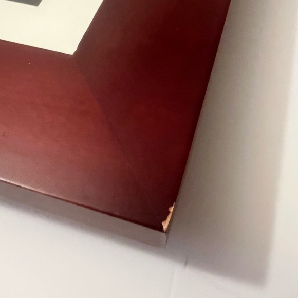 Philips Digital Photo Frame with Brown Wood Frame - Picture 6 of 8